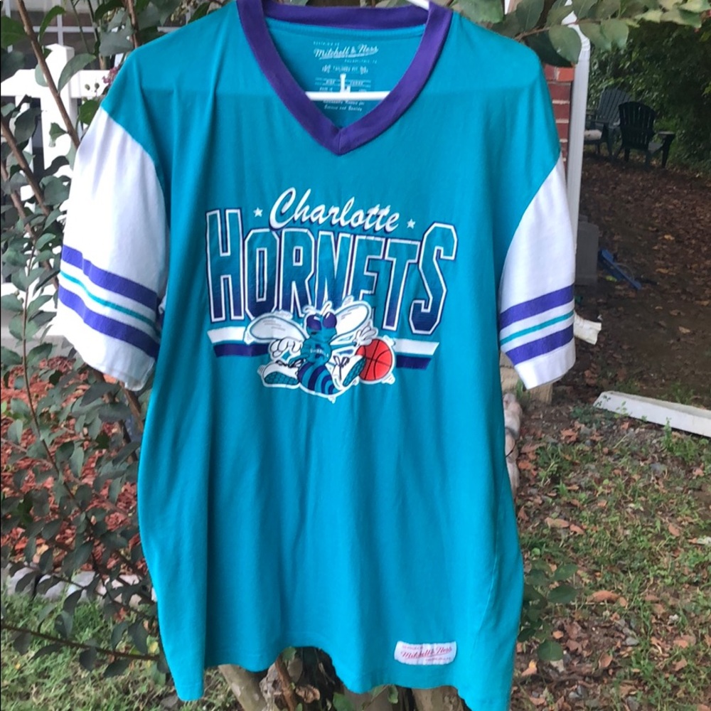 Retro, Charlotte Hornets Mitchell & Ness Tee